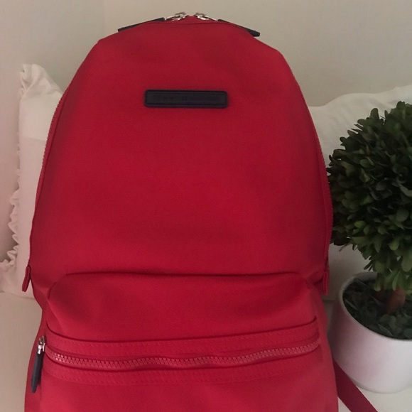 ❌SOLD❌Tommy Hilfiger Backpackwith Laptop Sleeve - Picture 1 of 6